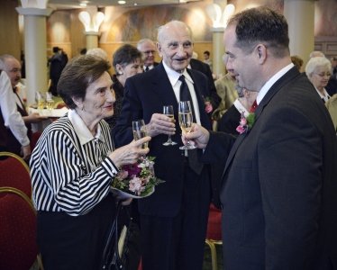 Hoffmann Tamással koccintás Hoffmann Tamással koccintás