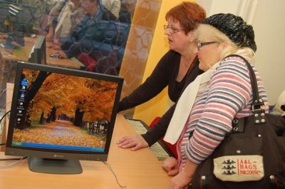 Ingyenes internet használat a 60 év feletti kerületiek részére az Újbudai Szenior Programközpontban Ingyenes internet használat a 60 év feletti kerületiek részére az Újbudai Szenior Programközpontban