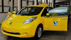 Két taxistársaságot állíttat le a BKK